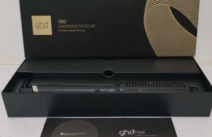 ghd Rise™ Hot Brush – téměř nový, využito pouze 2× – 2 500 K