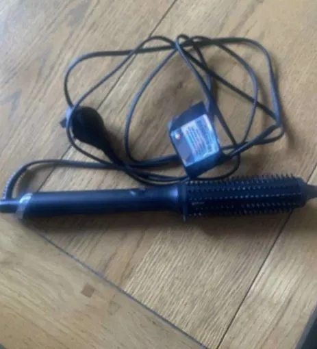 ghd Rise™ Hot Brush – téměř nový, využito pouze 2× – 2 500 K
